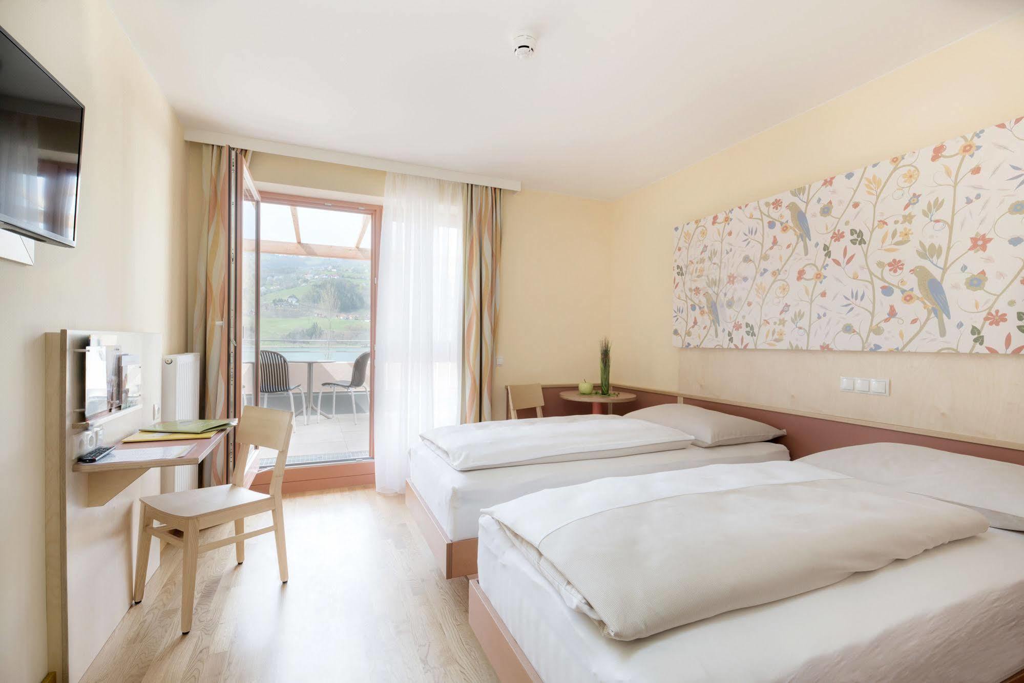 Jufa Hotel Stubenbergsee Extérieur photo